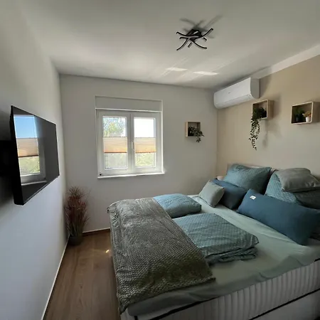 Flip Flop Apartament Vir